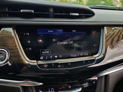 Used 2021 Cadillac XT6 Premium Luxury FWD image 22