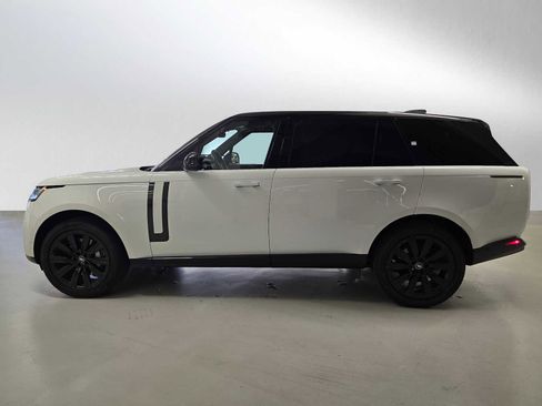 Used 2023 Land Rover Range Rover Long Wheelbase SE AWD/4WD image 2