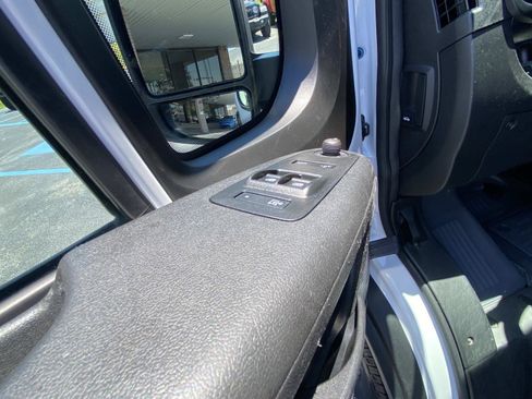 Used 2025 RAM ProMaster 2500 w/ Convenience Group FWD image 21