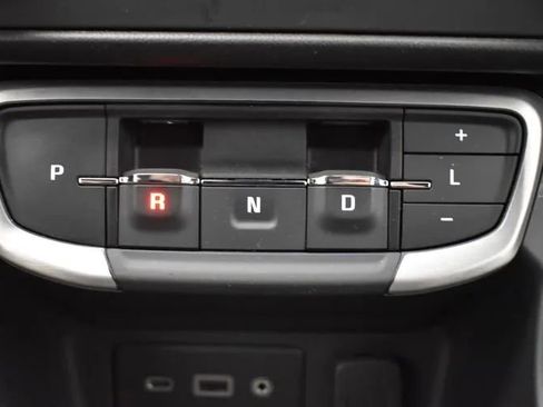 Used 2024 GMC Terrain SLE FWD image 36