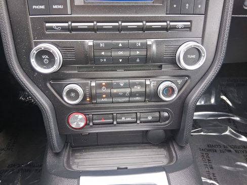 Used 2018 Ford Mustang Coupe RWD image 11