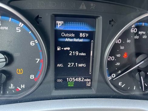 Used 2017 Toyota RAV4 XLE w/ All Weather Liner Package AWD/4WD image 4