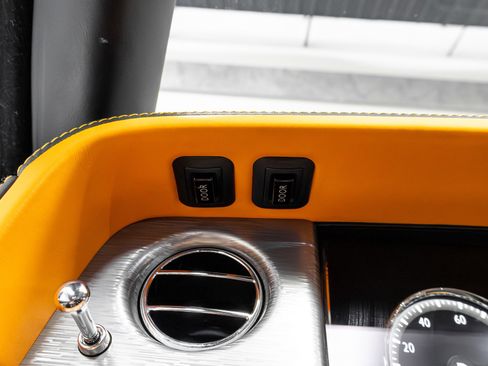 Used 2019 Rolls-Royce Phantom Sedan image 78