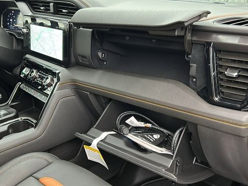 Used 2025 GMC Sierra 1500 AT4 w/ AT4 Premium Package image 40