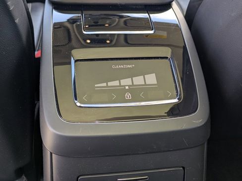 Used 2018 Volvo S90 T8 Inscription w/ Convenience Package AWD/4WD image 18