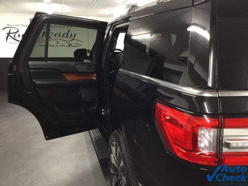 Used 2019 Lincoln Navigator Select w/ Technology Package AWD/4WD image 31