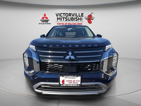 New 2026 Mitsubishi Outlander SE FWD image 2