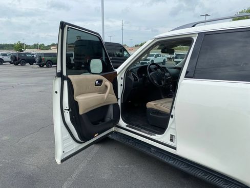 Used 2020 Nissan Armada SL w/ Premium Package AWD/4WD image 10
