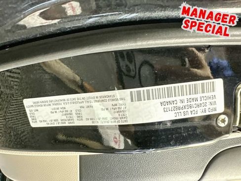Used 2023 Chrysler Pacifica Touring-L FWD image 30