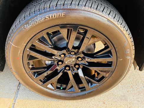 New 2025 Chevrolet Tahoe Premier image 2