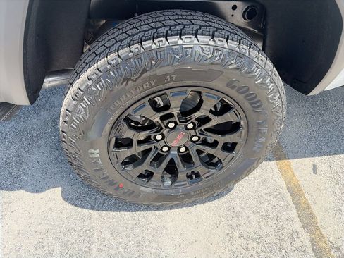New 2026 GMC Canyon Elevation w/ Technology Package RWD image 38