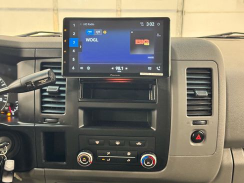 Used 2014 Nissan NV 3500 SV w/ Technology Package RWD image 20
