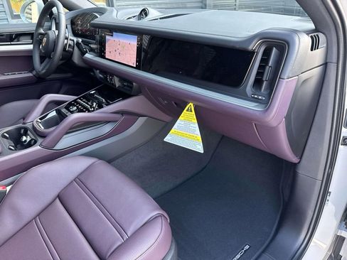 New 2026 Porsche Cayenne Coupe AWD/4WD image 17