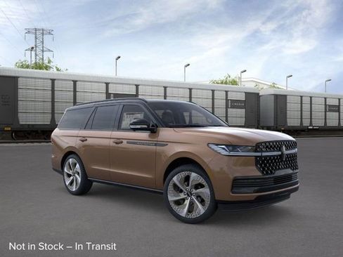 New 2026 Lincoln Navigator Black Label w/ Black Label Special Edition AWD/4WD image 8