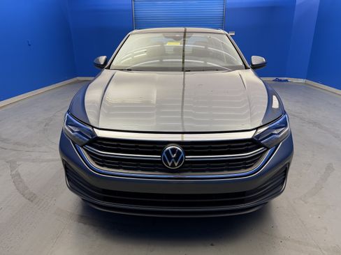 Used 2024 Volkswagen Jetta SE FWD image 3