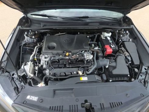 Used 2022 Toyota Camry SE FWD image 32