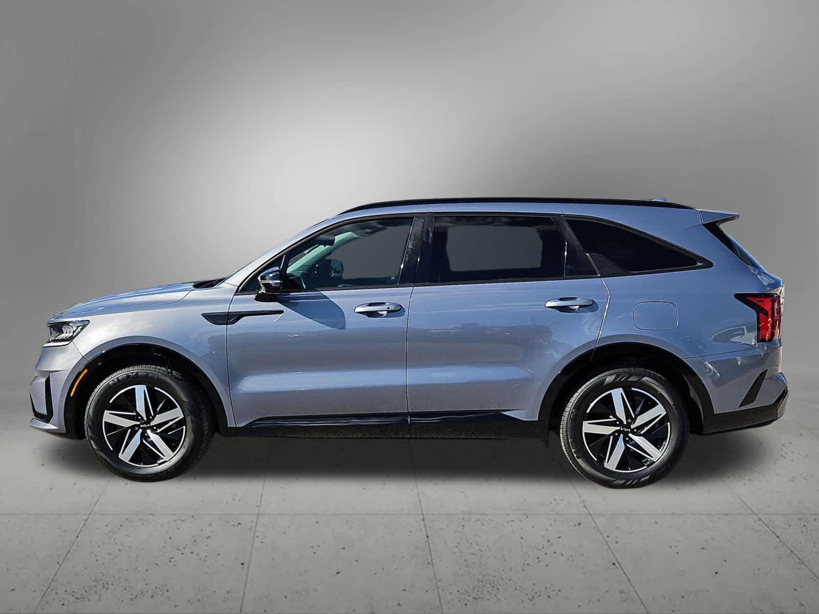 Used 2022 Kia Sorento EX w/ Panoramic Sunroof Package FWD image 3