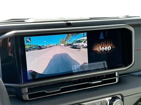 New 2025 Jeep Gladiator Rubicon w/ Convenience Group image 13