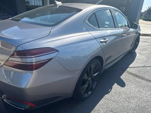 Used 2022 Genesis G70 3.3T RWD image 4