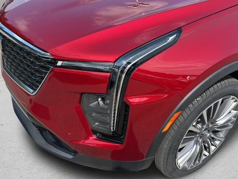 Used 2024 Cadillac XT4 Premium Luxury w/ Active Safety Package AWD/4WD image 10