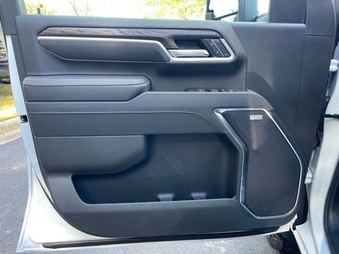 New 2026 GMC Sierra 2500 SLT w/ SLT Premium Package image 17