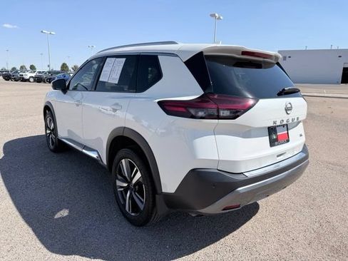 Certified 2023 Nissan Rogue SL FWD image 8