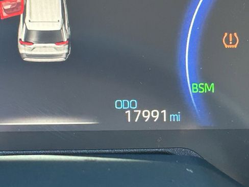 Used 2023 Toyota RAV4 XLE w/ XLE Grade Weather Package image 15