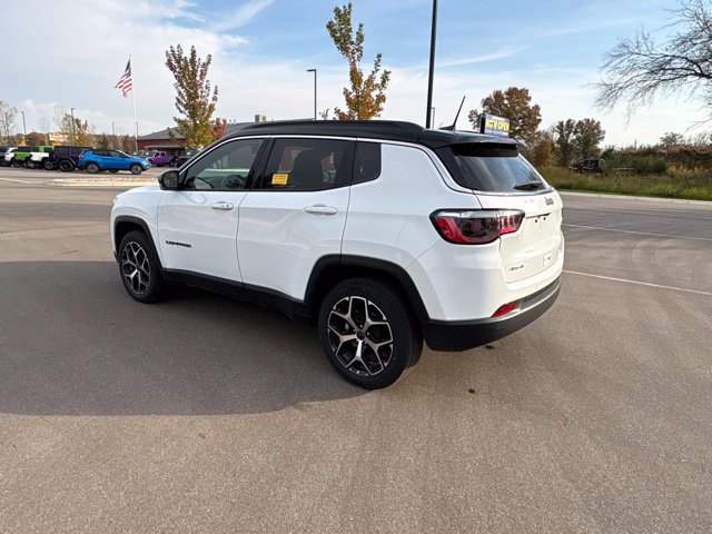 Certified 2025 Jeep Compass Limited AWD/4WD image 3