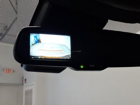 Used 2018 Toyota C-HR XLE Premium FWD image 19