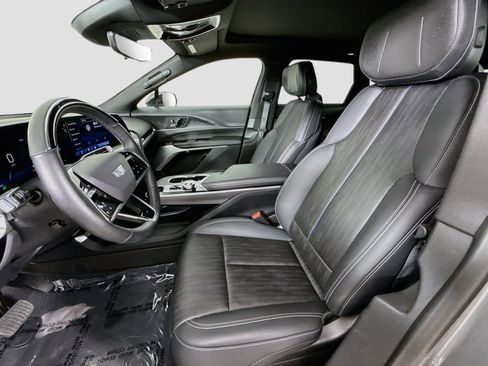 Used 2024 Cadillac Lyriq Sport AWD/4WD image 23