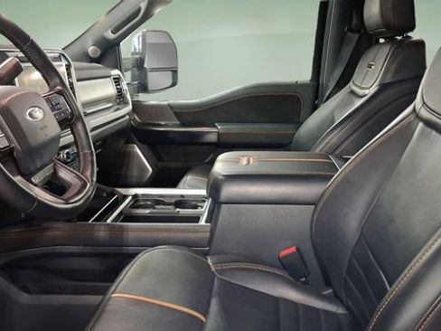 Used 2023 Ford F250 Platinum AWD/4WD image 9