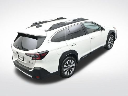 Used 2025 Subaru Outback Touring AWD/4WD image 29