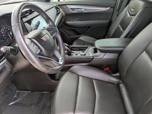 Used 2025 Cadillac XT6 Luxury FWD image 15