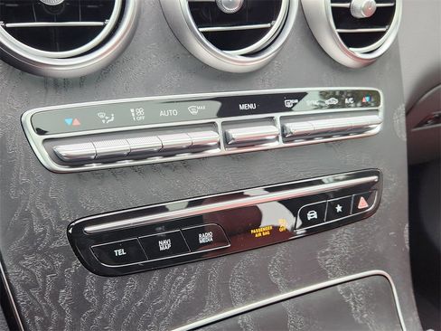 Used 2021 Mercedes-Benz GLC 300 GLC 300 image 24