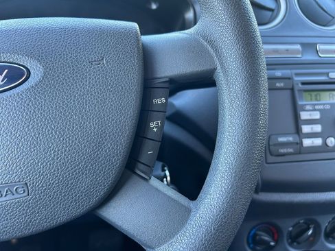 Used 2011 Ford Transit Connect XLT Premium image 18