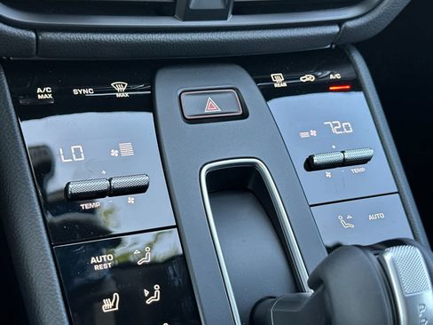 New 2026 Porsche Macan AWD/4WD image 24