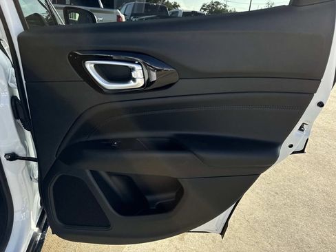 New 2026 Jeep Compass Latitude image 20