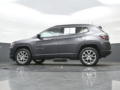 Used 2024 Jeep Compass 4WD image 28