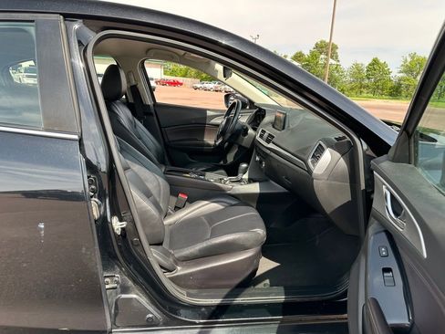 Used 2018 MAZDA MAZDA3 Touring FWD image 27