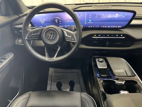 Used 2025 Buick Enclave Preferred AWD/4WD image 15