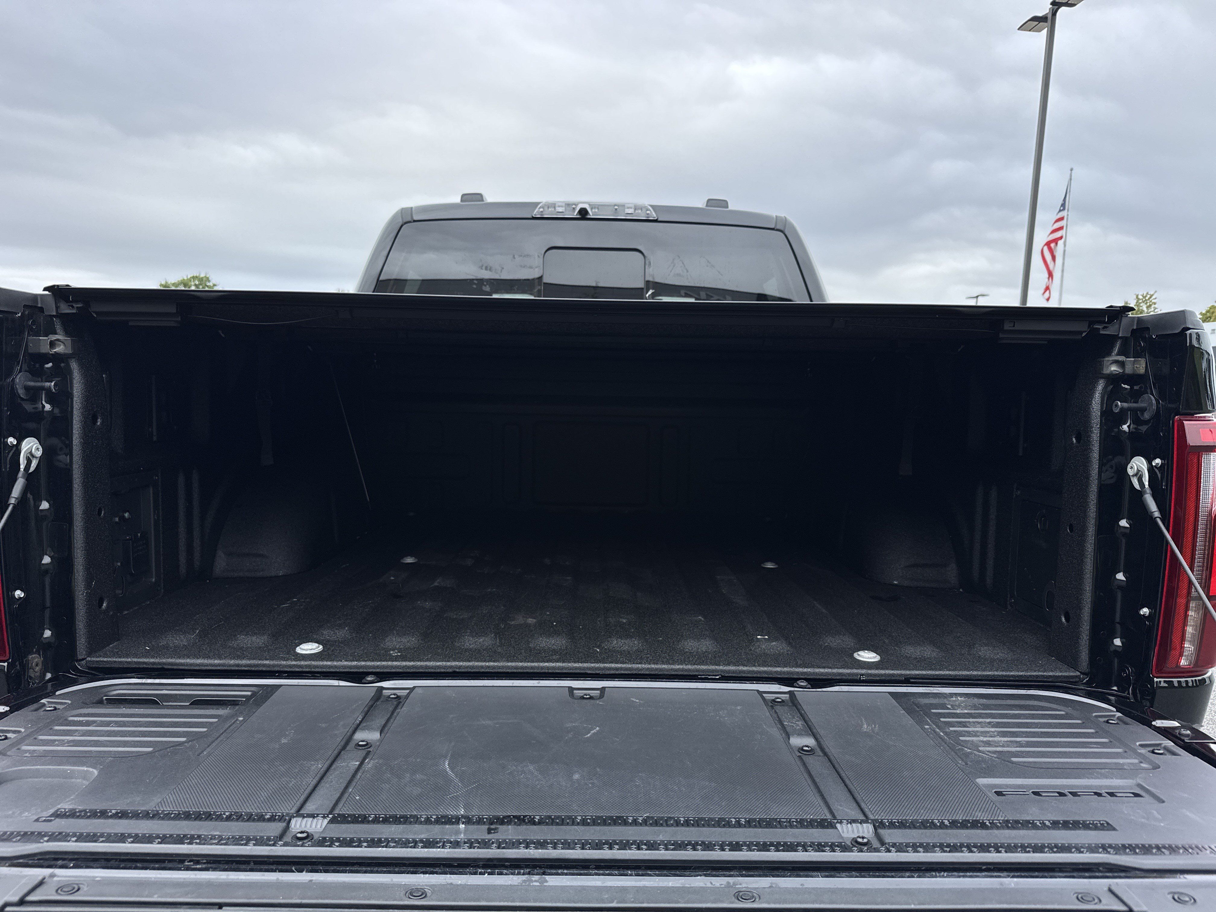 Used 2025 Ford F150 Raptor AWD/4WD image 36