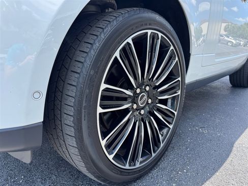Used 2019 Land Rover Range Rover HSE AWD/4WD image 9