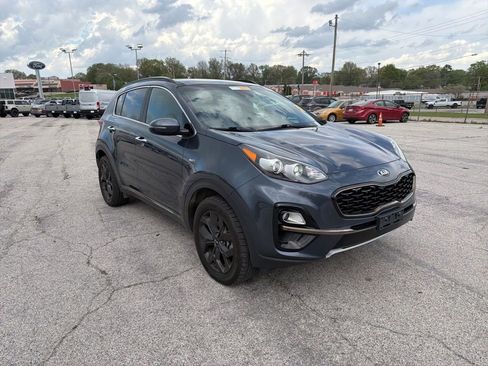Used 2020 Kia Sportage S w/ S Sunroof Package image 3