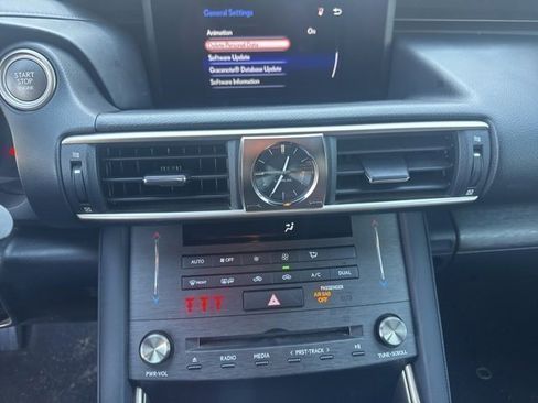 Used 2019 Lexus IS 300 F Sport image 15