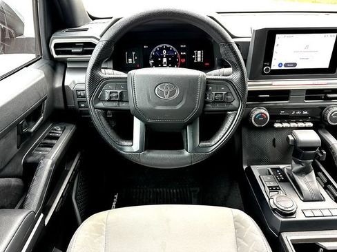 Certified 2025 Toyota Tacoma SR5 AWD/4WD image 21