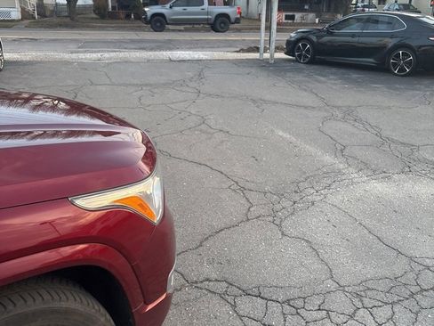 Used 2018 GMC Acadia Denali w/ Technology Package image 21