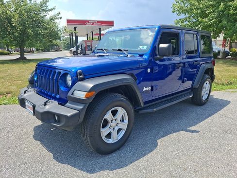 Used 2018 Jeep Wrangler Unlimited Sport S AWD/4WD image 3