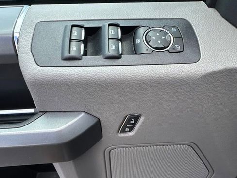 Used 2018 Ford F150 XLT w/ Equipment Group 302A Luxury AWD/4WD image 27