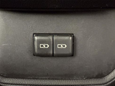 Certified 2023 Toyota Highlander L image 35