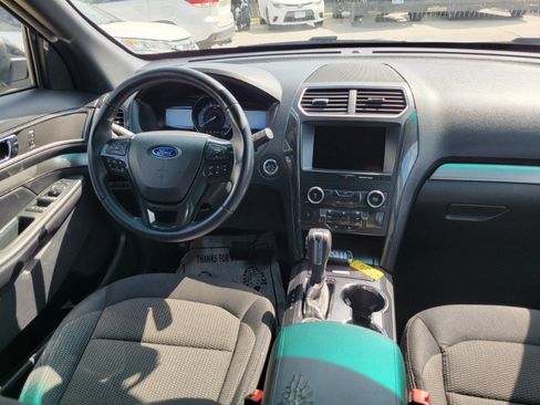 Used 2018 Ford Explorer XLT w/ Equipment Group 201A AWD/4WD image 30